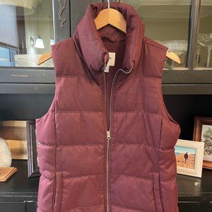 OLD NAVY red/cranberry zip up puffer vest M